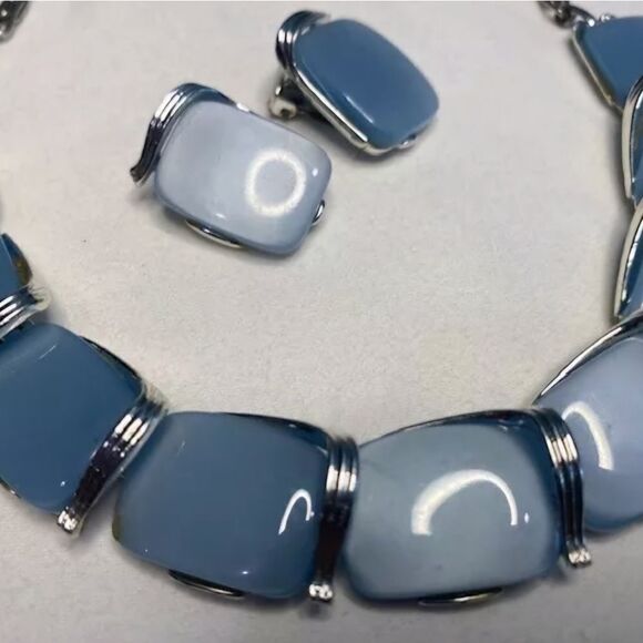 Vintage Lisner Necklace with matching Earrings - Stunning! - Picture 8 of 8